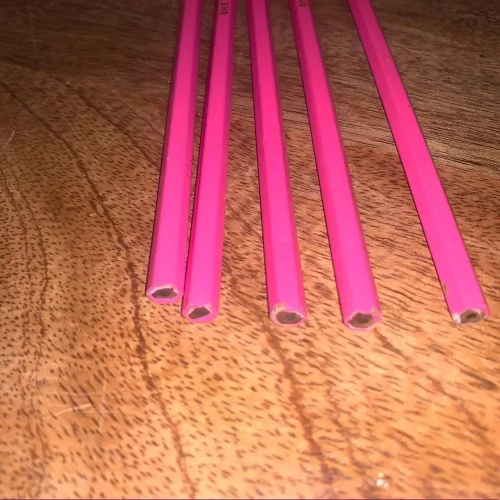 Set 5 SHE HAS STYLE,‎ etc…. pink new pencils